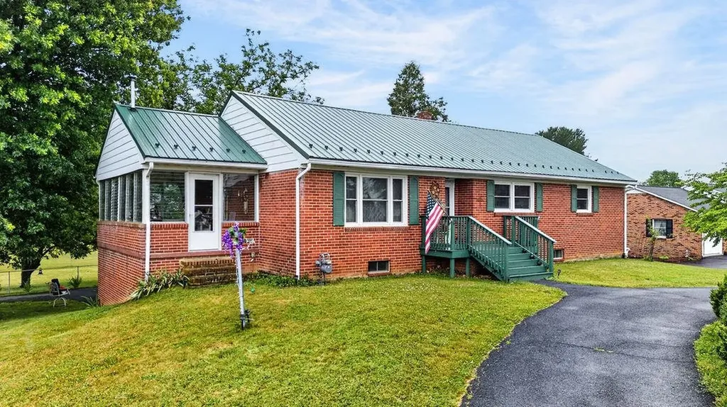164 Tinkling Spring Road Fishersville VA 22939