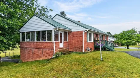 164 Tinkling Spring Road Fishersville VA 22939