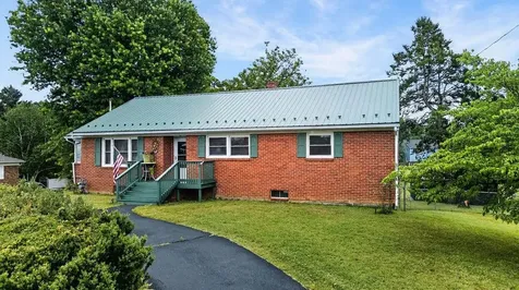 164 Tinkling Spring Road Fishersville VA 22939