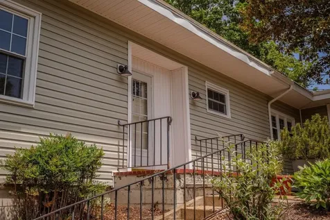 450 Mountain View Drive Staunton VA 24401