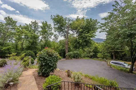 450 Mountain View Drive Staunton VA 24401