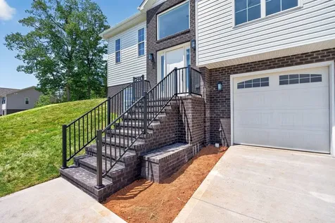 211 Suffolk Drive Rockingham VA 22801