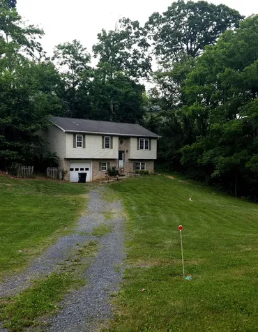412 Devon Road Staunton VA 24401