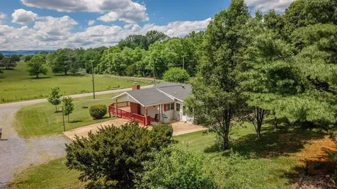1627 Barbershop Road Edinburg VA 22824