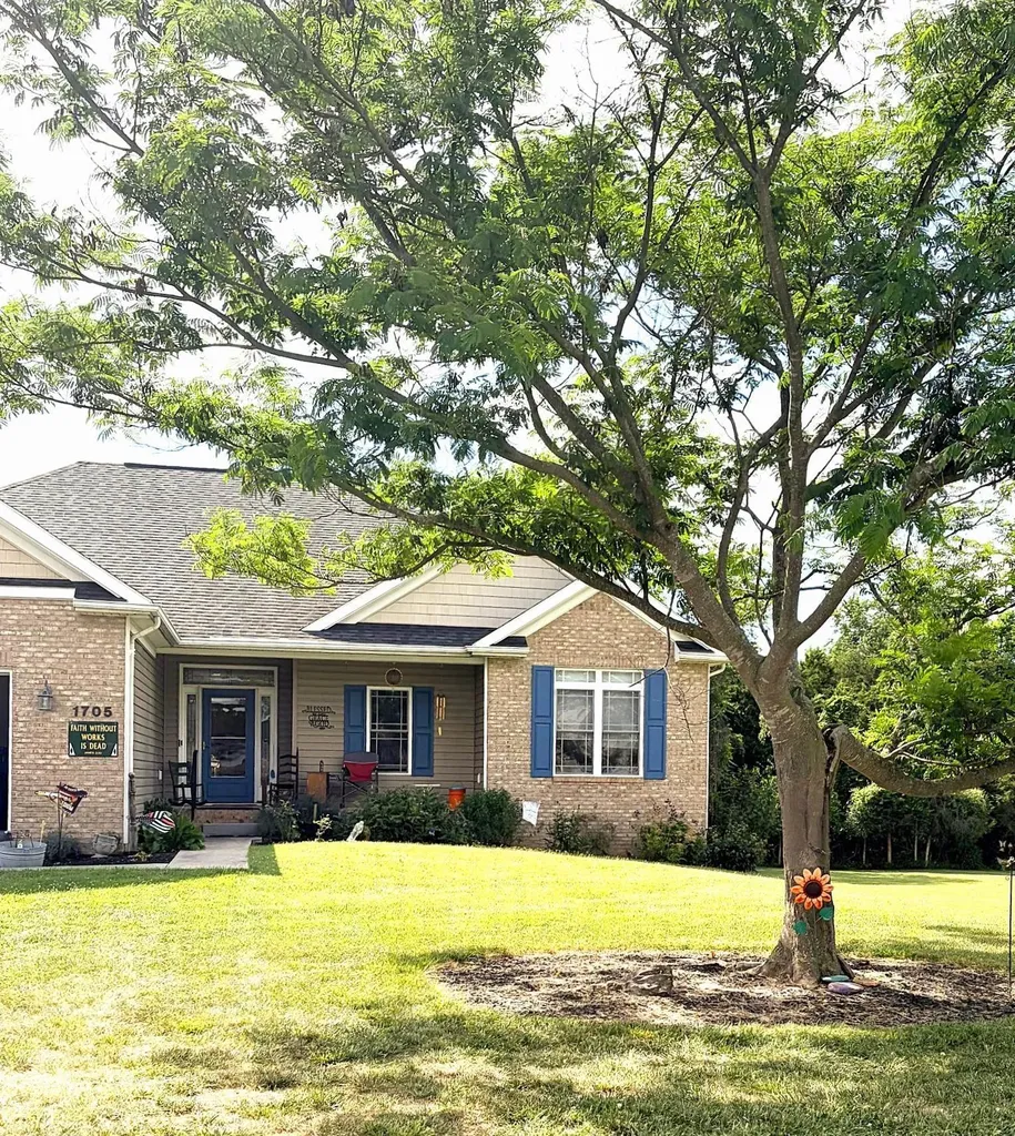 1705 Holly Avenue Grottoes VA 24441