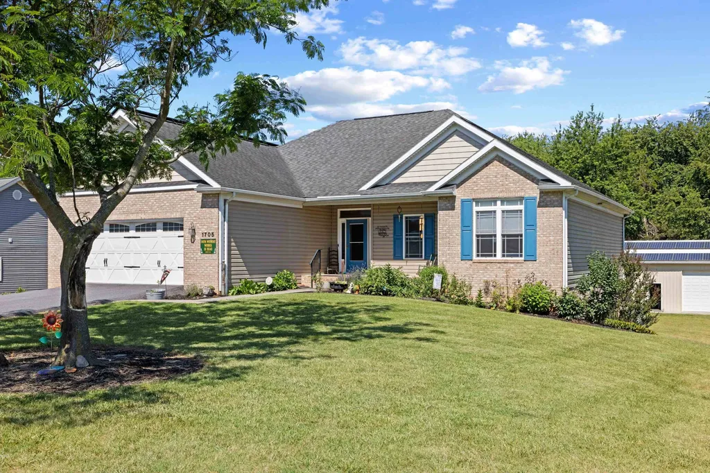 1705 Holly Avenue Grottoes VA 24441