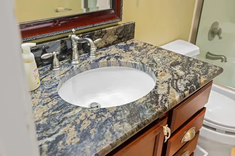 1705 Holly Avenue Grottoes VA 24441