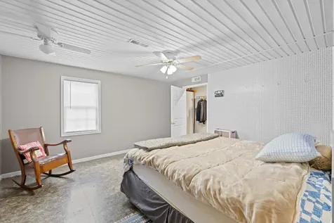 1705 Holly Avenue Grottoes VA 24441