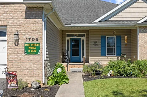 1705 Holly Avenue Grottoes VA 24441
