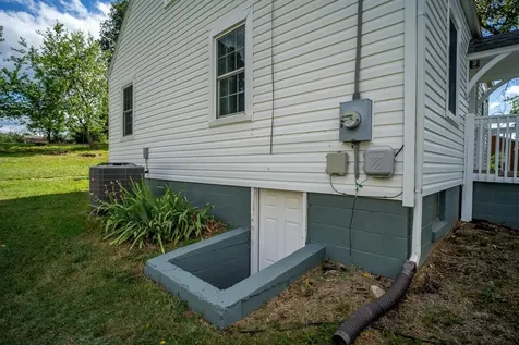 344 Mary Gray Lane Staunton VA 24401