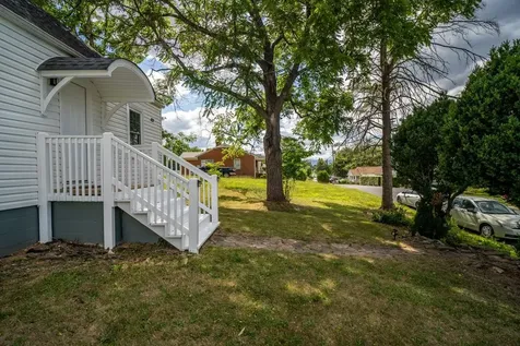 344 Mary Gray Lane Staunton VA 24401