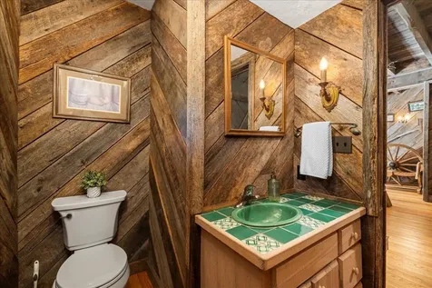 6602 Middlebrook Road Raphine VA 24459