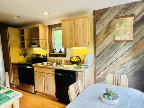 6602 Middlebrook Road Raphine VA 24459