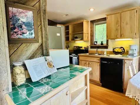 6602 Middlebrook Road Raphine VA 24459