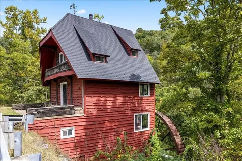 6602 Middlebrook Road Raphine VA 24459