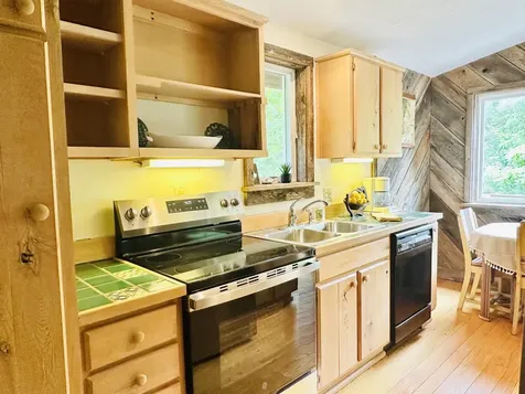 6602 Middlebrook Road Raphine VA 24459