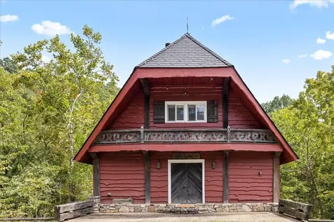 6602 Middlebrook Road Raphine VA 24459