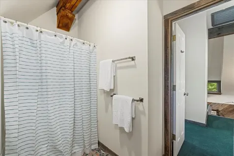 6602 Middlebrook Road Raphine VA 24459