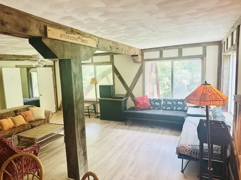 6602 Middlebrook Road Raphine VA 24459