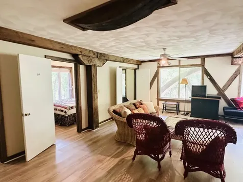 6602 Middlebrook Road Raphine VA 24459