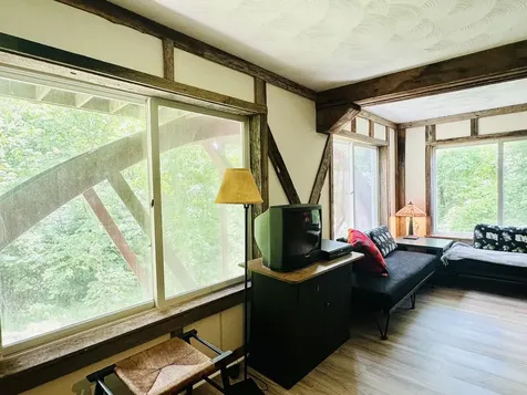 6602 Middlebrook Road Raphine VA 24459