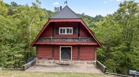 6602 Middlebrook Road Raphine VA 24459