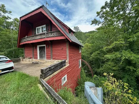 6602 Middlebrook Road Raphine VA 24459