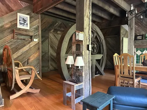 6602 Middlebrook Road Raphine VA 24459