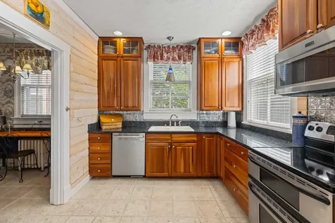 923 Augusta Street N Staunton VA 24401