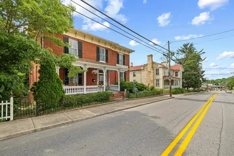 923 Augusta Street N Staunton VA 24401