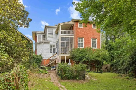 923 Augusta Street N Staunton VA 24401