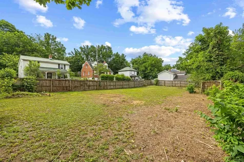923 Augusta Street N Staunton VA 24401