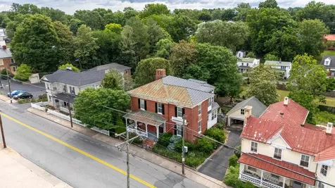 923 Augusta Street N Staunton VA 24401