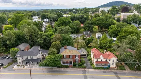 923 Augusta Street N Staunton VA 24401