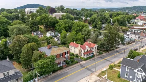 923 Augusta Street N Staunton VA 24401