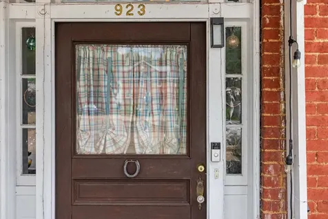 923 Augusta Street N Staunton VA 24401