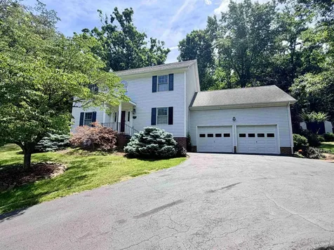 818 Beverley Street E Staunton VA 24401