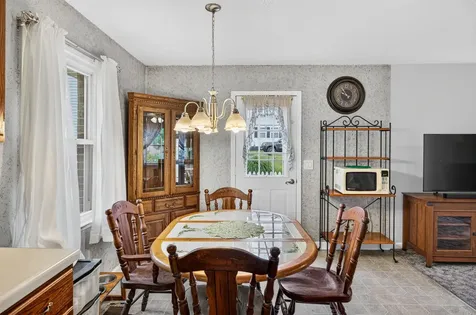 229 1st Street Broadway VA 22815