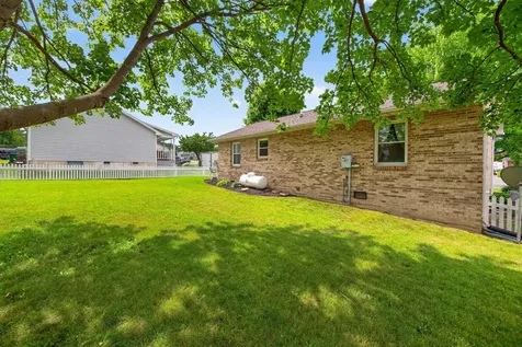 229 1st Street Broadway VA 22815