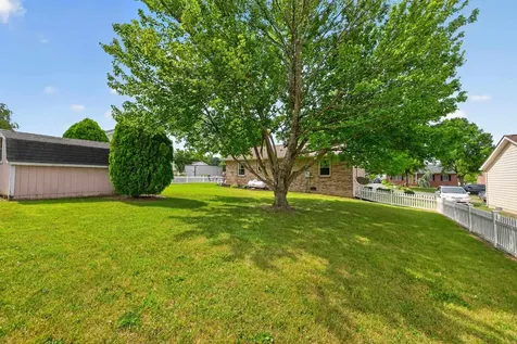 229 1st Street Broadway VA 22815