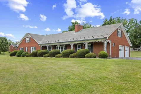 15 York Avenue Stuarts Draft VA 24477