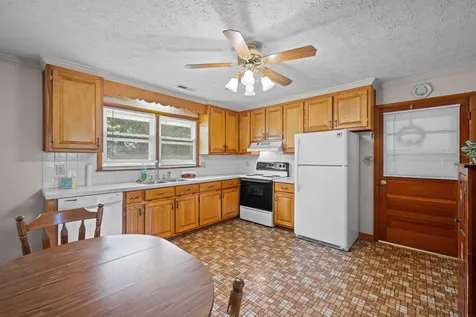 15 York Avenue Stuarts Draft VA 24477