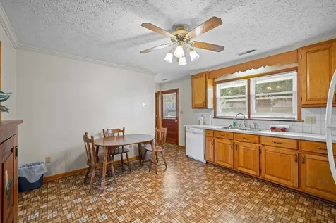15 York Avenue Stuarts Draft VA 24477