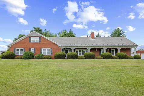 15 York Avenue Stuarts Draft VA 24477