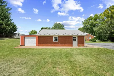 15 York Avenue Stuarts Draft VA 24477