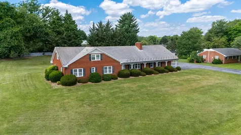 15 York Avenue Stuarts Draft VA 24477