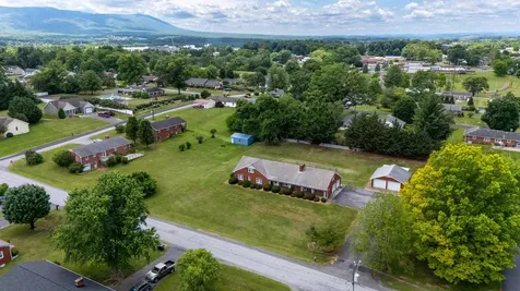 15 York Avenue Stuarts Draft VA 24477