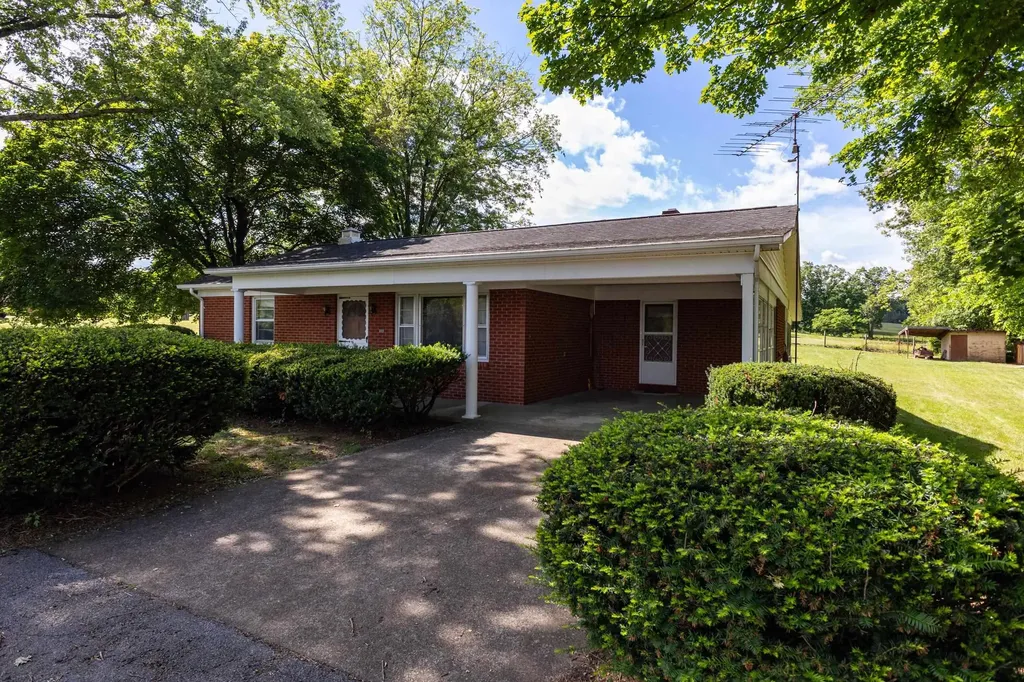 2275 Us Hwy 211 W Luray VA 22835