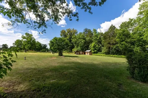 2275 Us Hwy 211 W Luray VA 22835