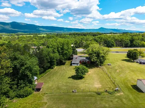 2275 Us Hwy 211 W Luray VA 22835